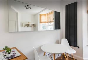 Duplex with free parking