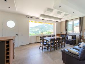 Maisons de vacances Holiday home in Saint-Julien-du-Verdon with garden : photos des chambres