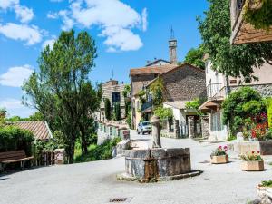 Maisons de vacances Holiday home in Saint-Julien-du-Verdon with garden : photos des chambres