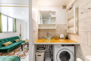 MELANIE - Emerald serenity in Nanterre