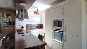 Appartements Appartement 7 personnes jardin et piscine : photos des chambres