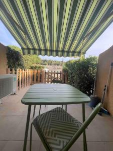 Appartements Joli Studio, Piscine, Terrasse & Parking privatif : photos des chambres