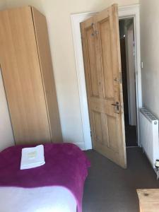 Central 3 bedrooms apartment for upto 6