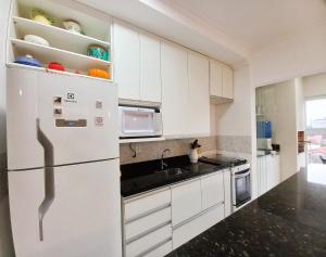 500 metros da Orla Itaguá em Ubatuba - Varanda Gourmet Wi-fi