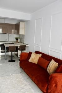 Luxe Central Apt: Free Parking