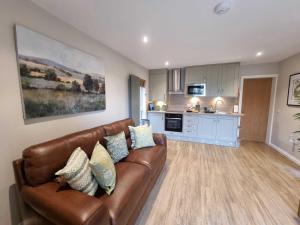 Chestnut Lodge with Hot Tub