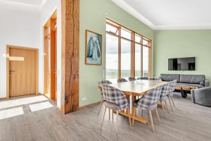 4bed 4bath Sauna & Hot tub