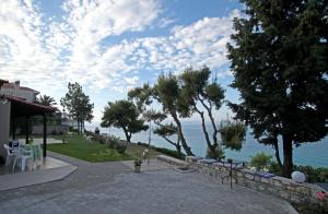 Sea View Apollo Apartments & Studios in Afytos Halkidiki Greece