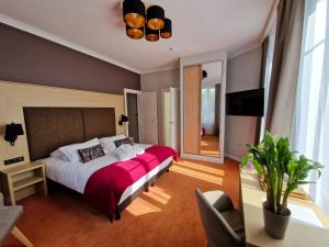 Hotels La Souveraine : photos des chambres