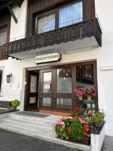 Pension Steiner, 6143 Matrei am Brenner!!Check-in between 15 - 21 o'clock!! No breakfast - Pfons