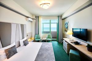 Double Room with Sea View room in Hotel Malibu