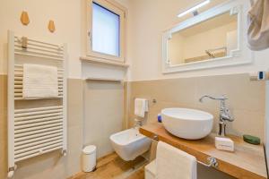 La Casa Accanto With Shared Pool - Happy Rentals