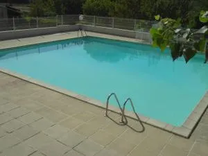 Les Iris , mazet 48 - Esparron-de-Verdon