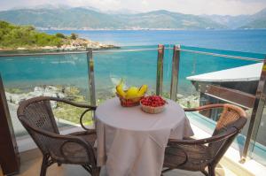 Luxury Sea Residence by Kristina