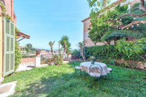 Villas Villa Francesca Beautiful villa with sea view and swimming pool! : photos des chambres