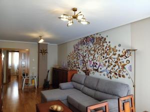 Superacogedor y semicentrico piso