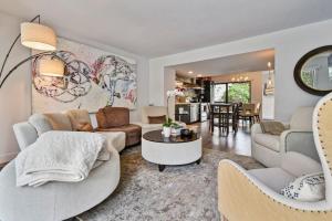 RC176 Stylish Racquet Club