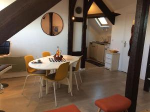 Appartements PLEIN CENTRE TRES GRAND STUDIO : photos des chambres
