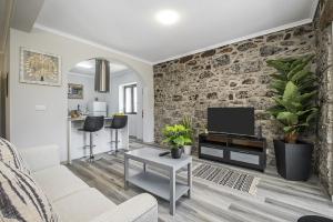 Basalt House A by Homie