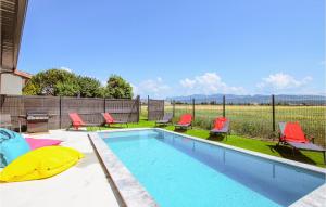 Maisons de vacances Awesome Home In Clon Dandran With 4 Bedrooms, Wifi And Private Swimming Pool : photos des chambres