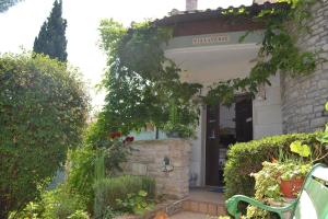 Two-Bedroom Apartment with Balcony room in Villa Verde Apartments and Rooms