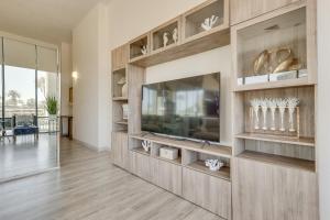 South Padre Island Gem Community Pool and Hot Tub!