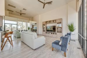 South Padre Island Gem Community Pool and Hot Tub!