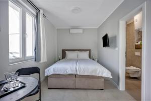 Studio apartments Yucca, 2-min to the beach and 5 to Trogir