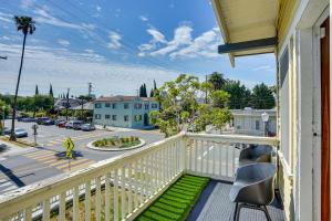 1 Mi to Dtwn! Bright Long Beach Apartment