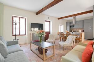 Maisons de vacances Les Sarments : Maison 4 Chambres