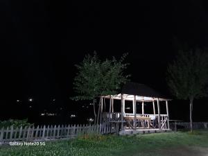 Mountain Vista Guesthouse Shkafi