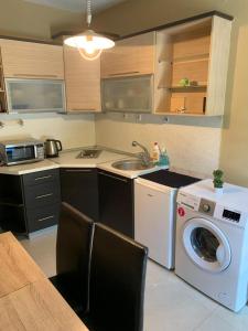 Lungros Square Apartment