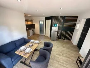 Cour ancienne école avec Jacuzzi privé - Liézey