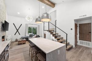 Canyons Creekside 3b3ba Townhouse 1 Block to Ski Lift