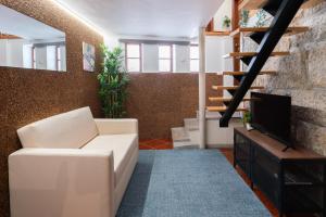 Host Wise - Classy Amazing Flats