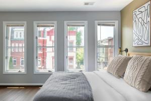 Shaw 2br w backyard wd nr nightlife WDC-689