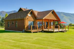 Cabin with Lake Views, 20 Mi to West Yellowstone - 3hvězdičkové hotely ve městě Island Park