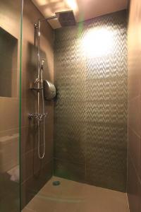 Rain Cha Am - Hua Hin by J&P