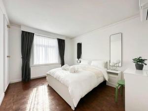Londons Charm Modern 2BR Marylebones Best Spot