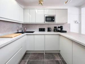 Londons Charm Modern 2BR Marylebones Best Spot