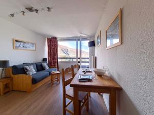 Studio rénové, ski aux pieds, balcon, Les Menuires - FR-1-344-1140