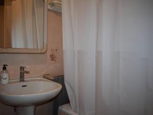 Appartements Studio Font-Romeu-Odeillo-Via, 2 pieces, 6 personnes - FR-1-580-93 : photos des chambres