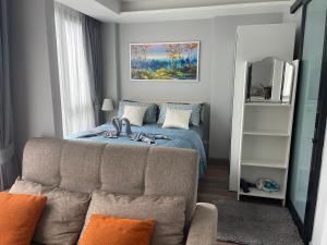 6th Avenue Surin Beach