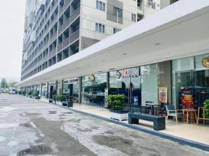 Dtravellers Home 2 at SHORE 1 TOWER C (Near MOA)