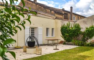 Maisons de vacances Stunning Home In Saussignac With Outdoor Swimming Pool, Wifi And 3 Bedrooms : photos des chambres