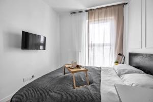 Rondo Daszyńskiego Apartments N1 - Parking, 8th Floor, City View, Subway - by RENTUJEMY