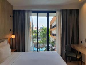 Phòng Đặc trưng Deluxe giường King (Signature Deluxe King Room)