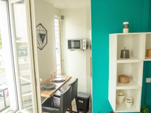 Appartements L'Escale - Annee70 - Cosy - Gare Le Havre - lesvoyagescolores : photos des chambres