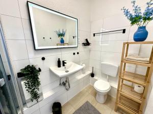 Stylish im Altbau, Netflix, Sonos, nahe 3M und Vorwerk