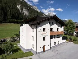 Appartements Tyrol - 弗利尔施